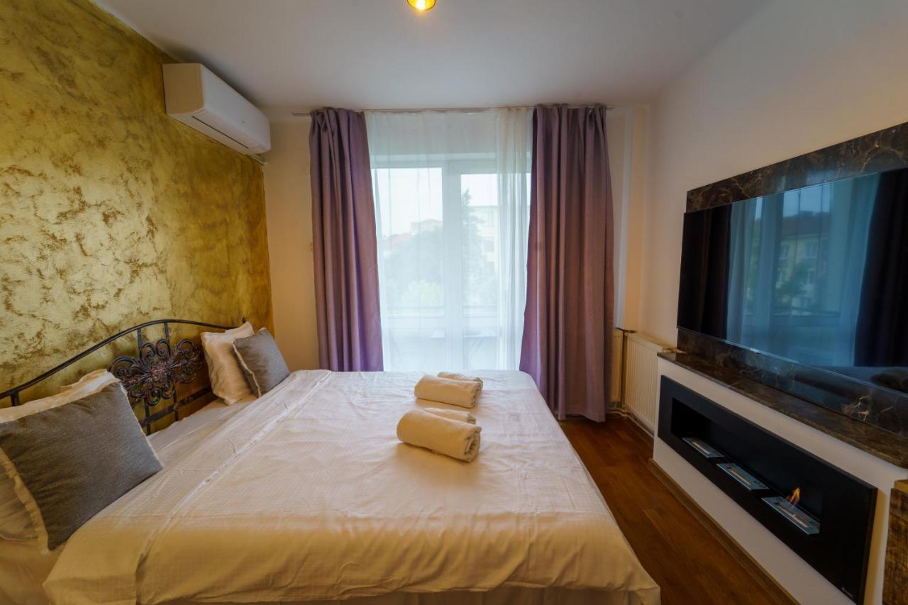 Main Square 5 Star Luxury Apartment With View Cluj-Napoca Eksteriør billede