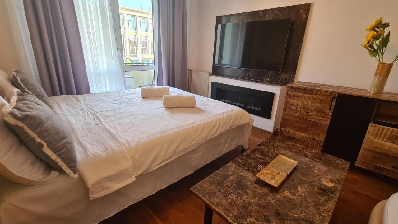 Main Square 5 Star Luxury Apartment With View Cluj-Napoca Eksteriør billede
